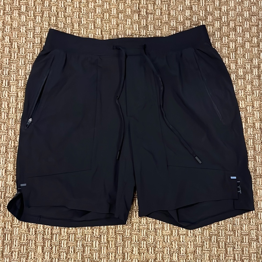 Lululemon License To Train (LTT) 7" Shorts Linerless- Size Large (Black)